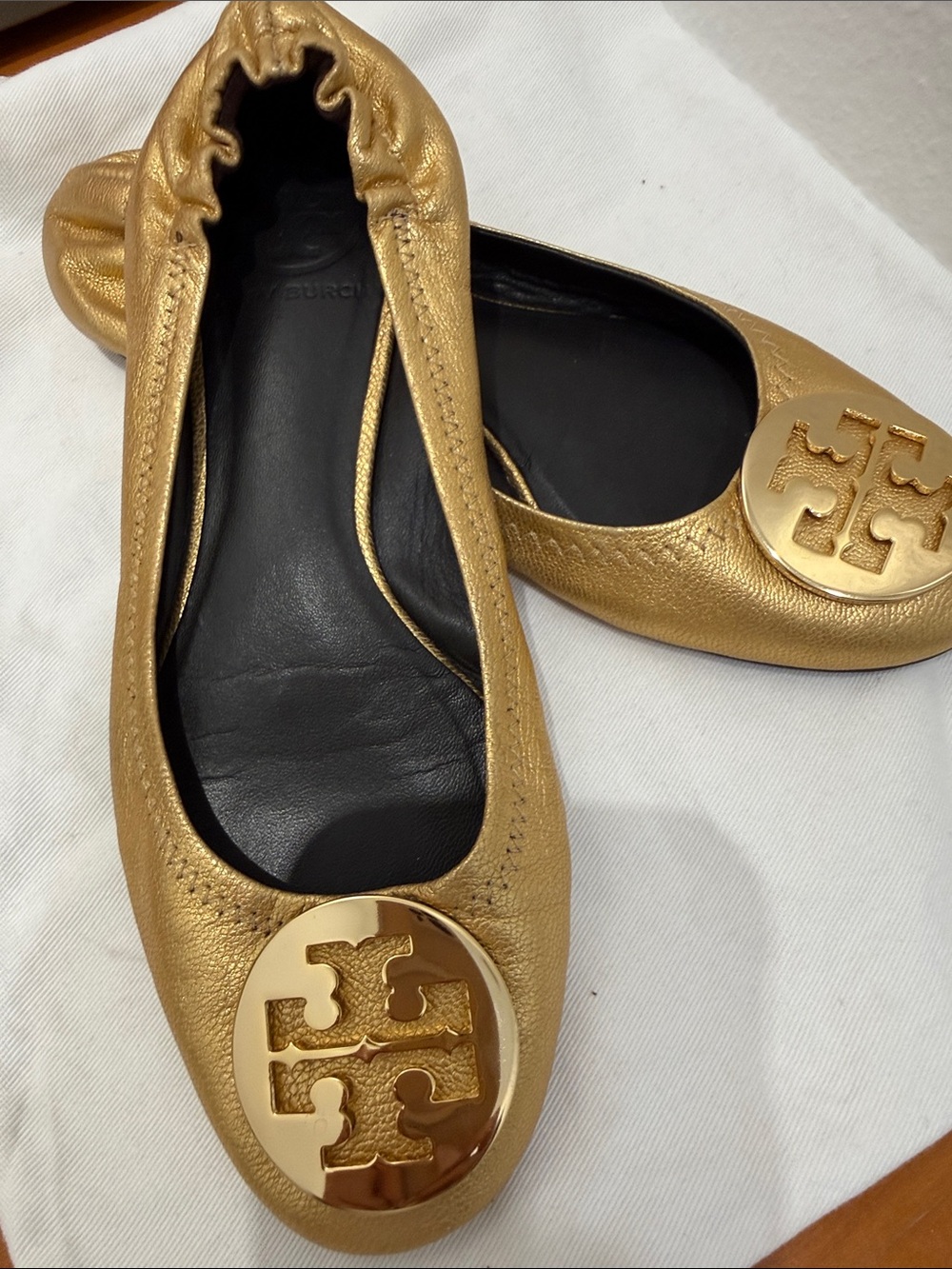 Tory Burch Metallic Gold Logo Round-Toe Ballet Flats